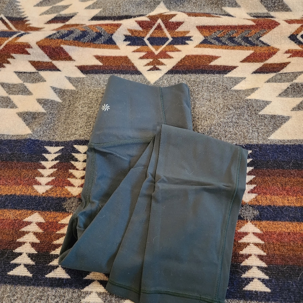 Athleta salutation leggings